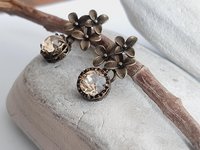 Vintage Floral Crystal Earrings – Antique Bronze Drop Earrings with Austrian Crystals, Romantic Nature-Inspired Jewelry for Women, Mum Gift