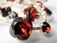 Burgundy Crystal Tennis Necklace | Anna Wintour Collet 
