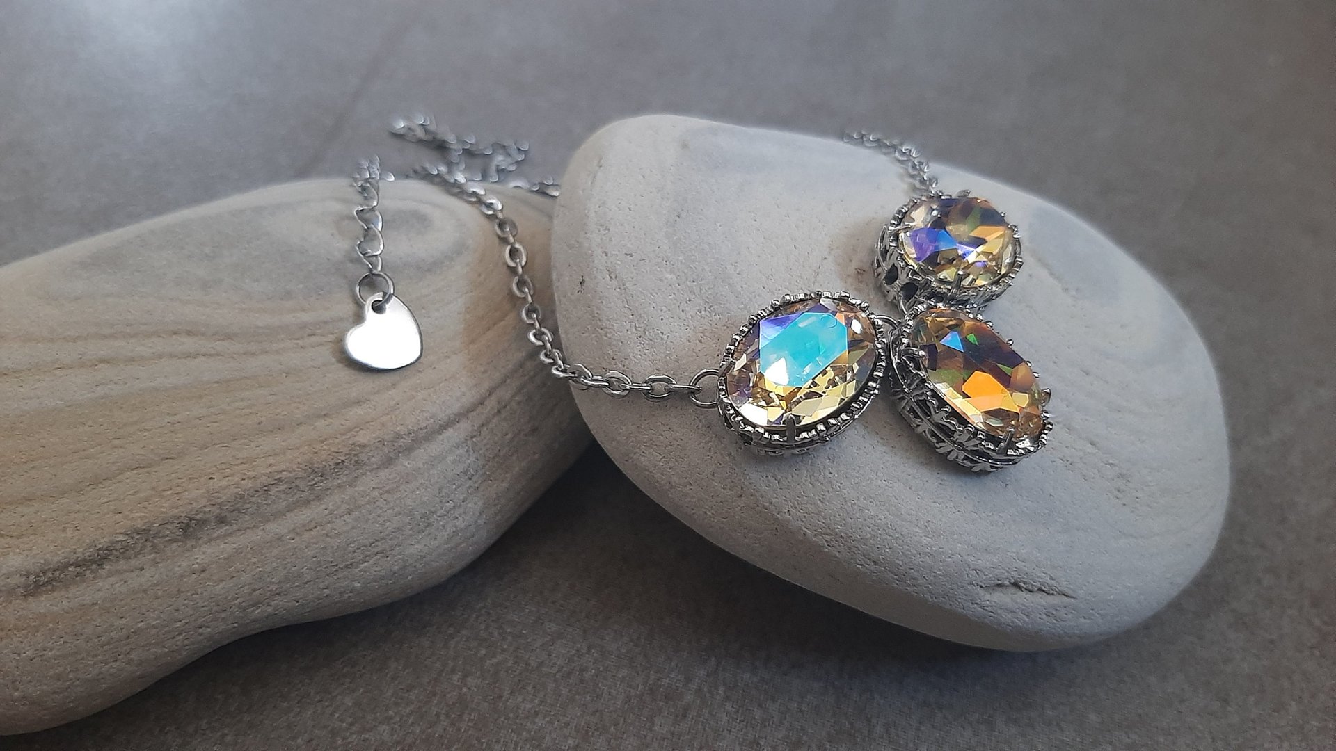 Aurora Shimmer Platinum Necklace, Oval Crystal Pendant, Anna Wintour Art Deco Chain Jewelry, Girlfriend Summer Birthday Gift