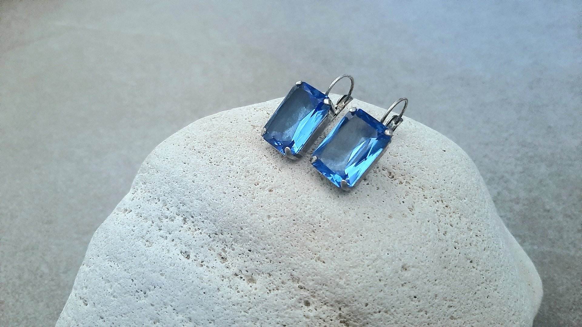 Transparent Sapphire Crystal Cocktail Earrings, Antique Silver Jewelry, Vertical Octagon 13x18mm, Dangle & Drop, Girl Prom Gift