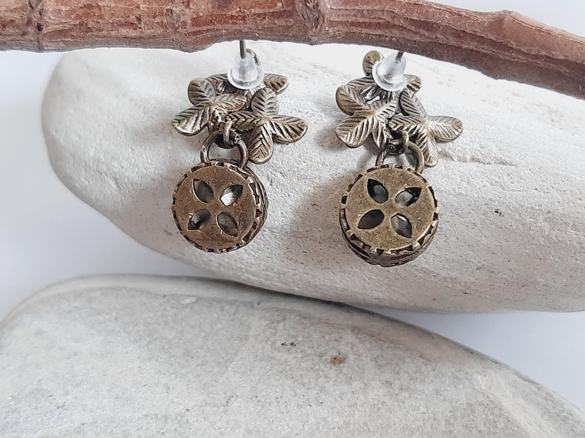 Vintage Floral Crystal Earrings – Antique Bronze Drop Earrings with Austrian Crystals, Romantic Nature-Inspired Jewelry for Women, Mum Gift