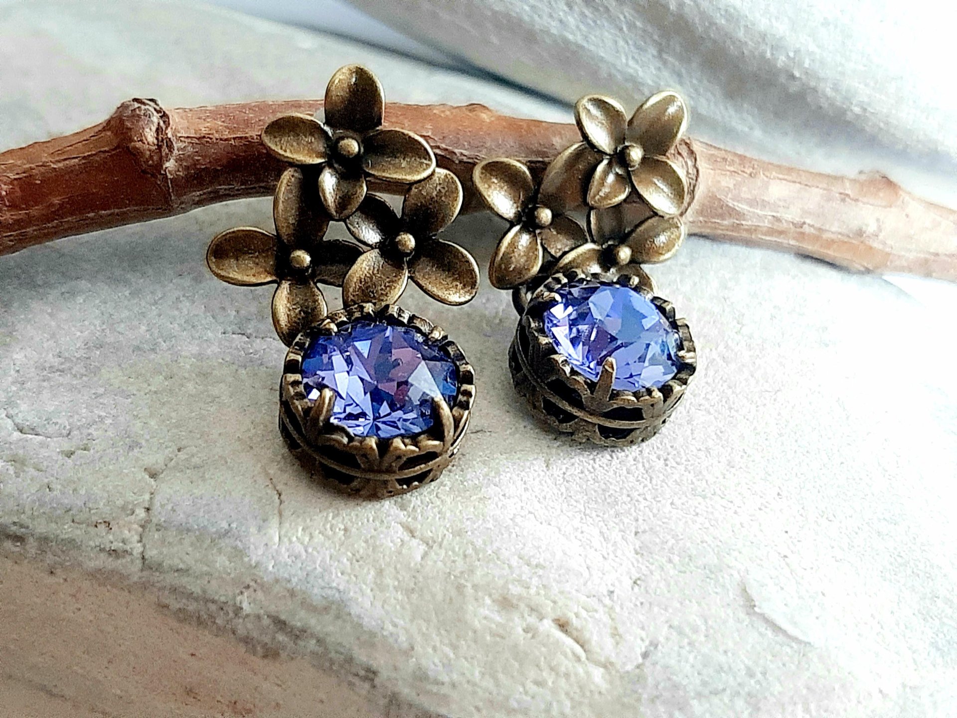 Flower Tanzanite Dangle Earrings Antique Bronze Jewelry Austrian Crystal Earrings Nature-Inspired, Vintage Style Floral Gift for Daughter
