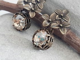 Vintage Floral Crystal Earrings – Antique Bronze Drop Earrings with Austrian Crystals, Romantic Nature-Inspired Jewelry for Women, Mum Gift